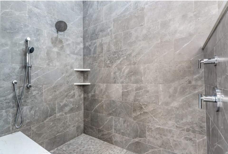 Modern Retreat with Great Views - Baton Rouge, Louisiana