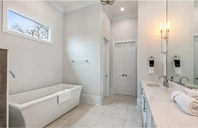 Modern Retreat with Great Views - Baton Rouge, Louisiana