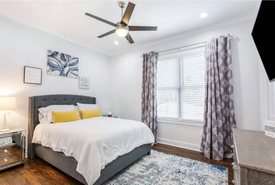 Modern Retreat with Great Views - Baton Rouge, Louisiana