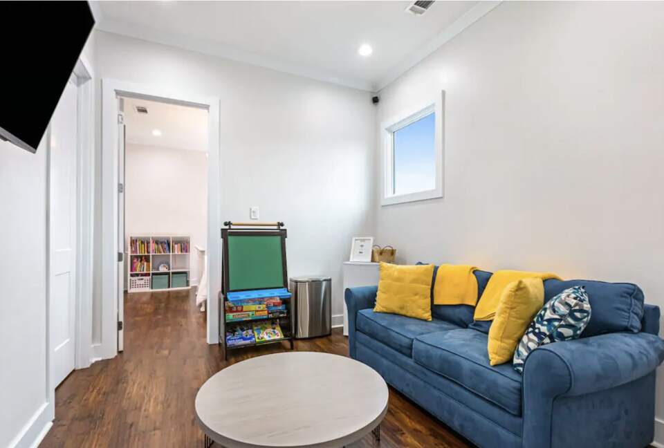 Modern Retreat with Great Views - Baton Rouge, Louisiana