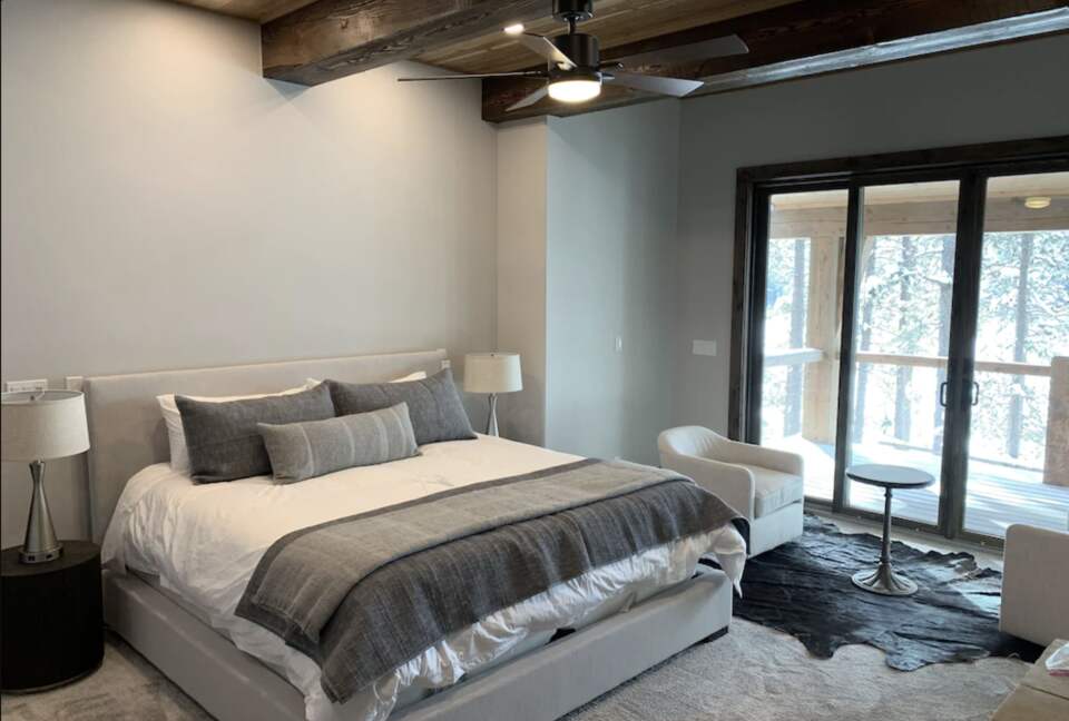 Bill's Island Waterfront Cabin - Island Park, Idaho