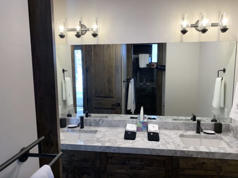 Bill's Island Waterfront Cabin - Island Park, Idaho