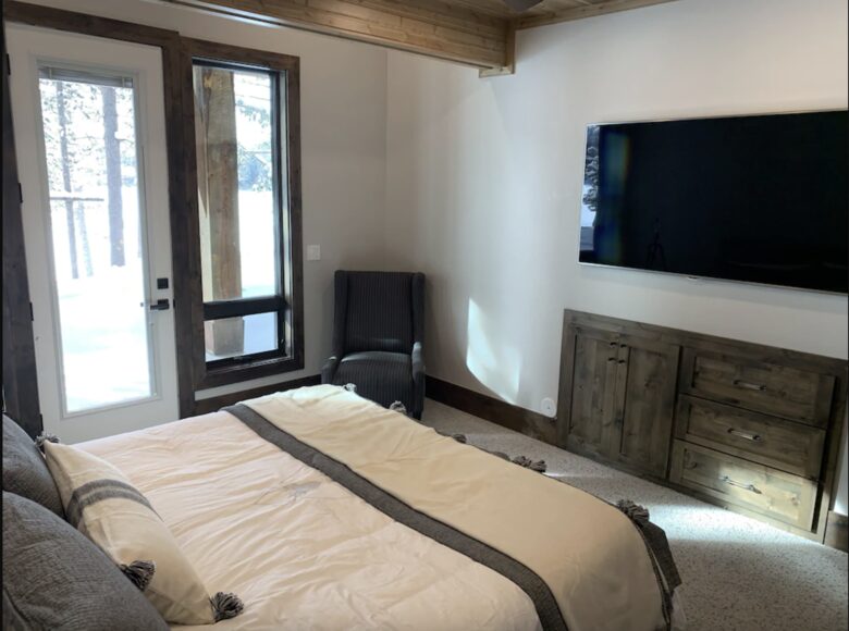 Bill's Island Waterfront Cabin - Island Park, Idaho