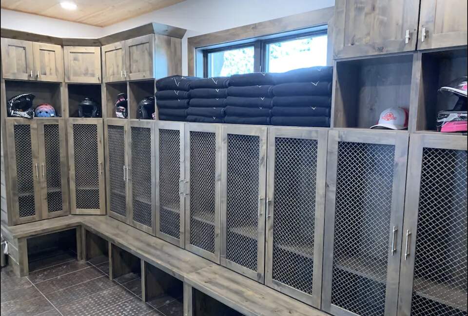 Bill's Island Waterfront Cabin - Island Park, Idaho