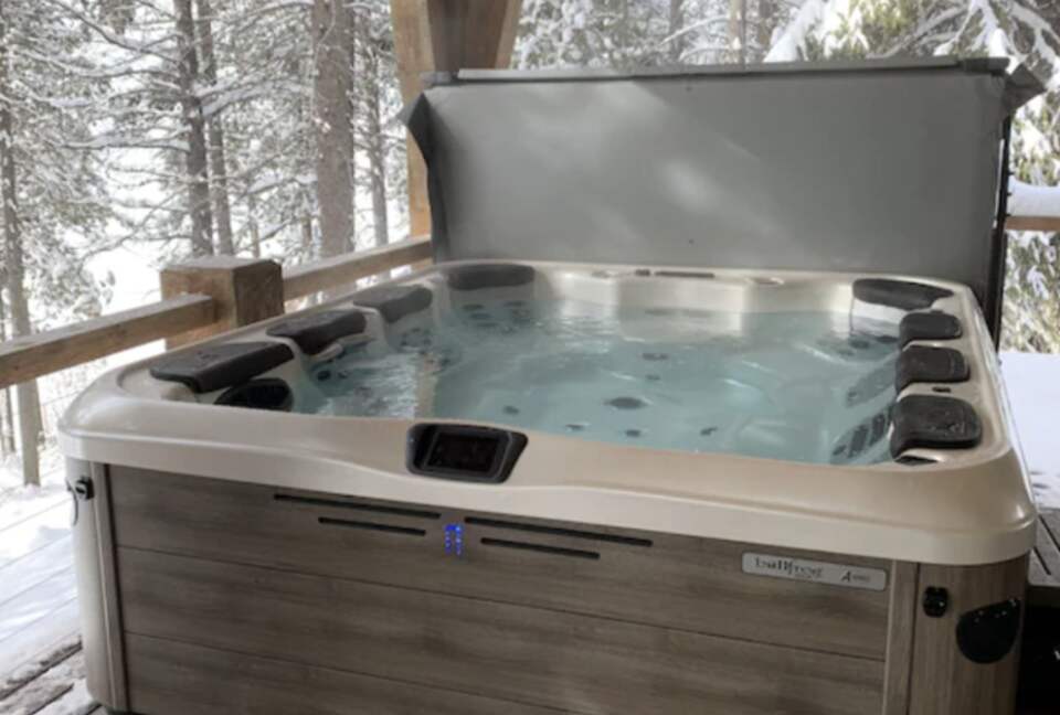 Bill's Island Waterfront Cabin - Island Park, Idaho