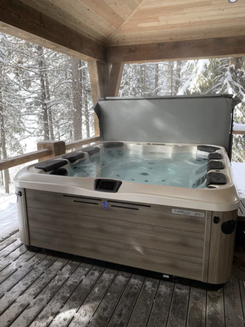 Bill's Island Waterfront Cabin - Island Park, Idaho