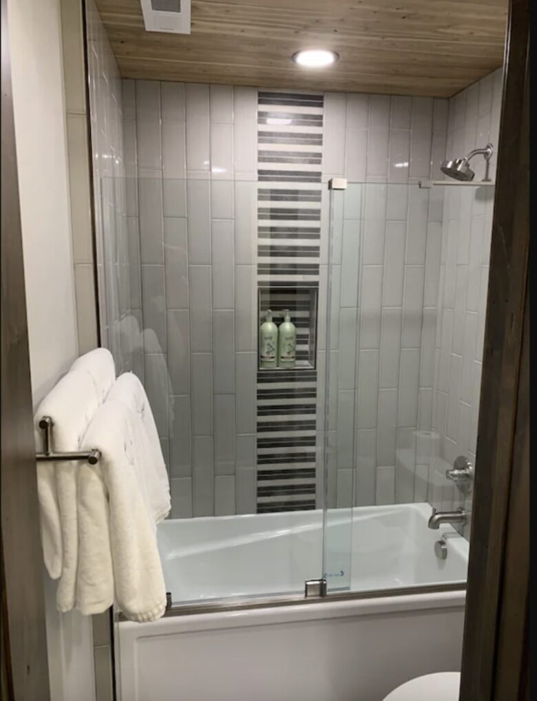 Bill's Island Waterfront Cabin - Island Park, Idaho