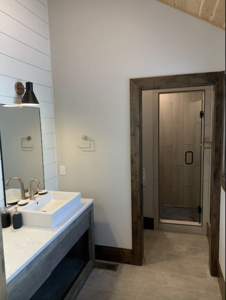 Bill's Island Waterfront Cabin - Island Park, Idaho