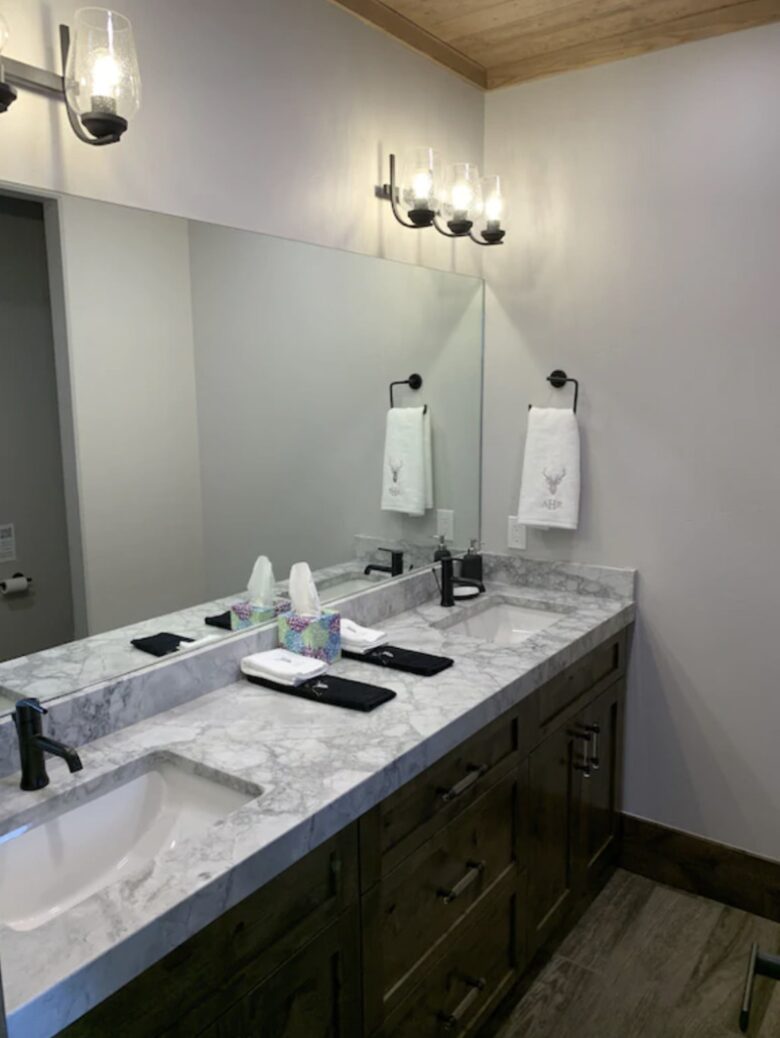 Bill's Island Waterfront Cabin - Island Park, Idaho