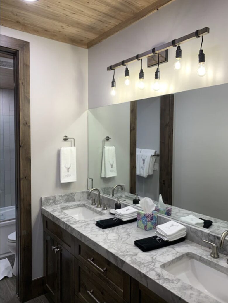 Bill's Island Waterfront Cabin - Island Park, Idaho