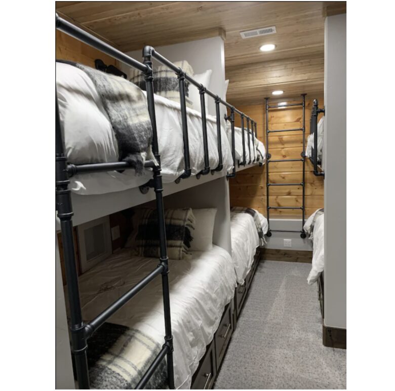 Bill's Island Waterfront Cabin - Island Park, Idaho