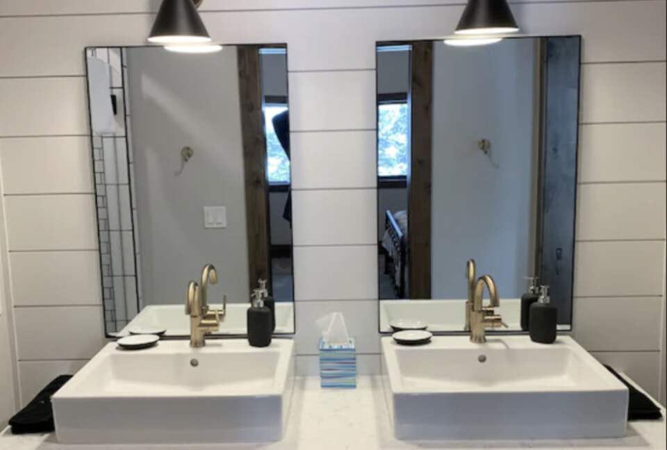 Bill's Island Waterfront Cabin - Island Park, Idaho