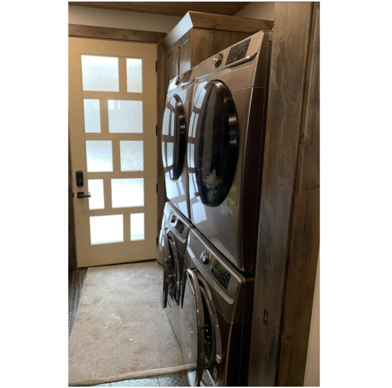 Bill's Island Waterfront Cabin - Island Park, Idaho