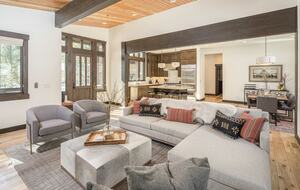 Lavish & Modern Alpine Escape | Near Golf & Skiing - Truckee, California