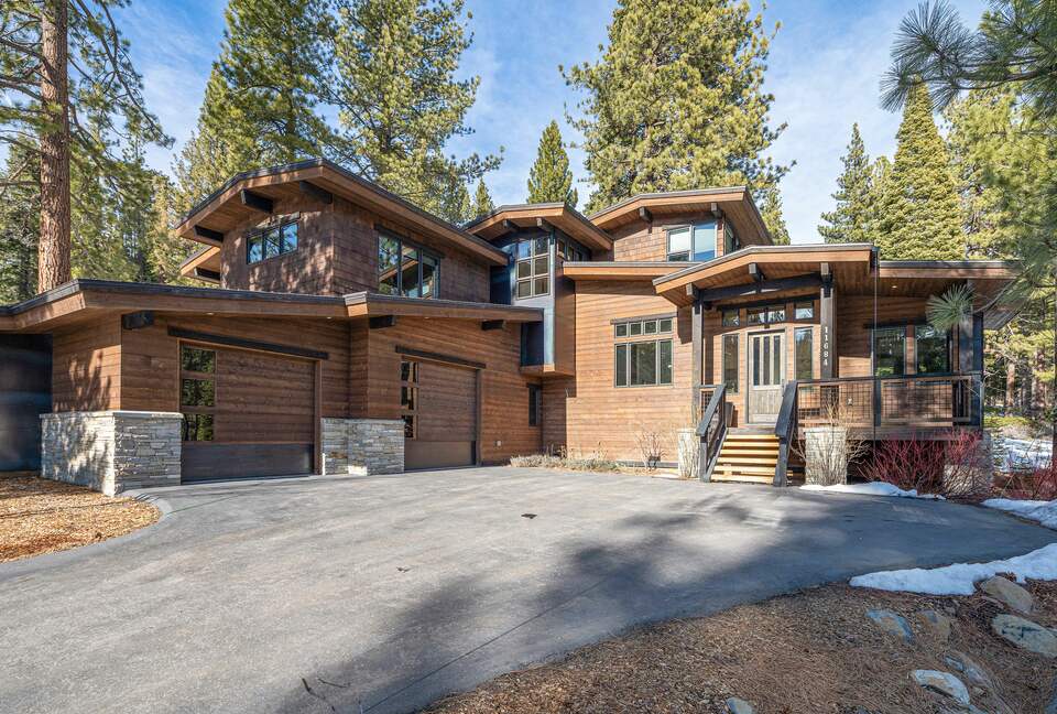 Lavish & Modern Alpine Escape | Near Golf & Skiing - Truckee, California