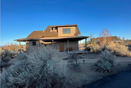 Sage Canyon Luxury 2BR Cabin - Powell Butte, Oregon