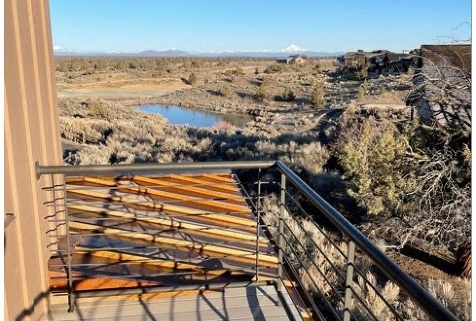 Sage Canyon Luxury 2BR Cabin - Powell Butte, Oregon