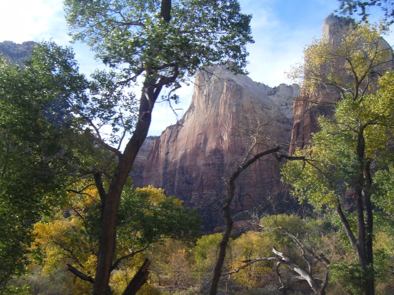Home Exchange in Orderville, UT, mountains surrounding the home