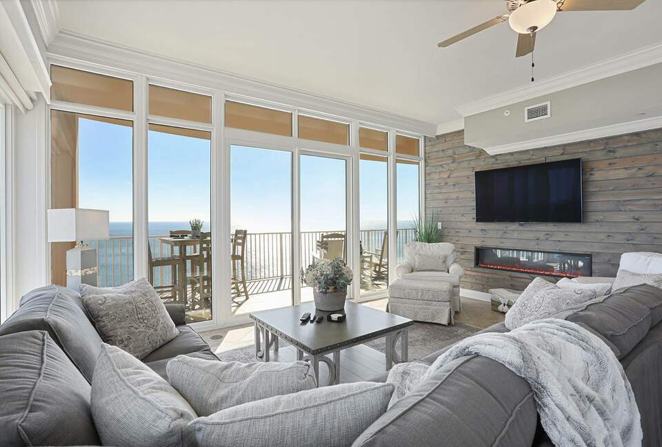 Spacious beach condo with Gorgeous Views - Orange Beach, Alabama