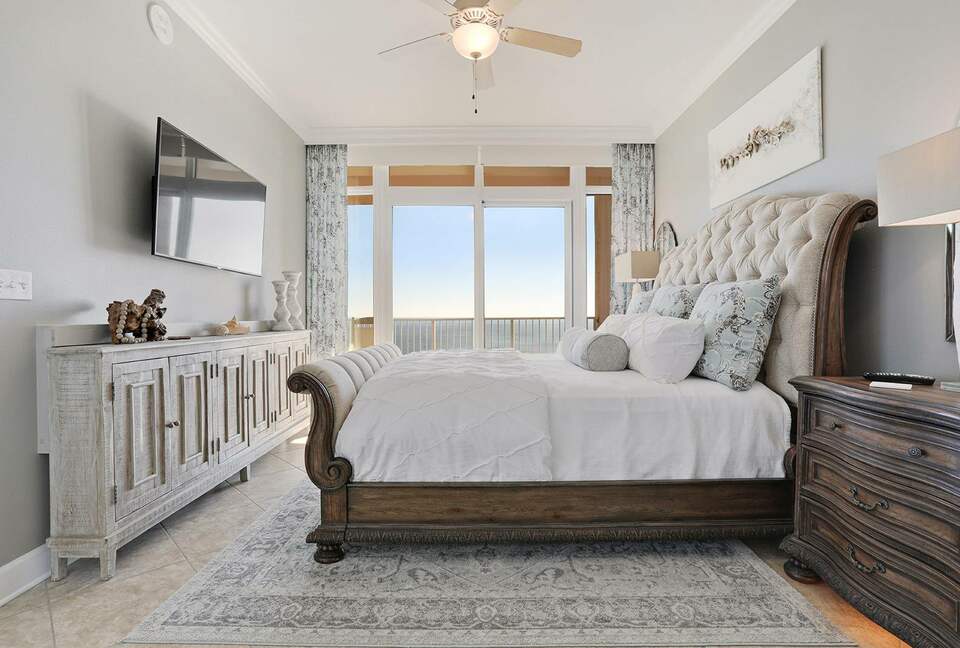 Spacious beach condo with Gorgeous Views - Orange Beach, Alabama