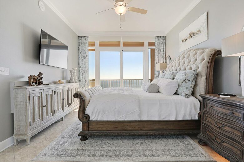 Spacious beach condo with Gorgeous Views - Orange Beach, Alabama