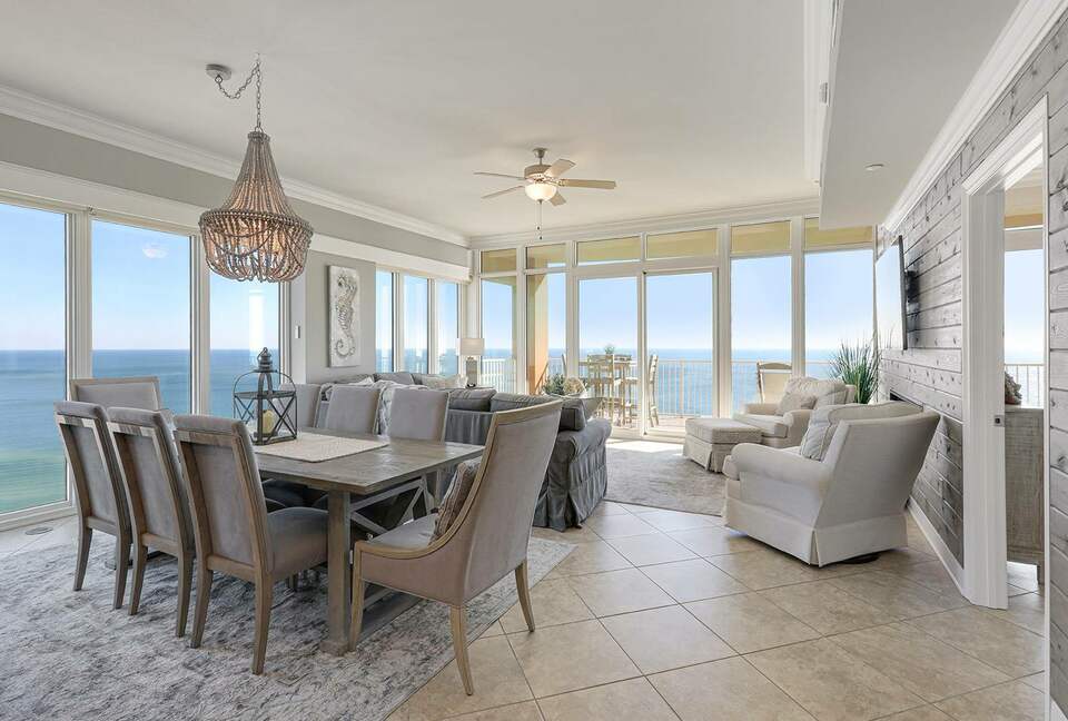 Spacious beach condo with Gorgeous Views - Orange Beach, Alabama