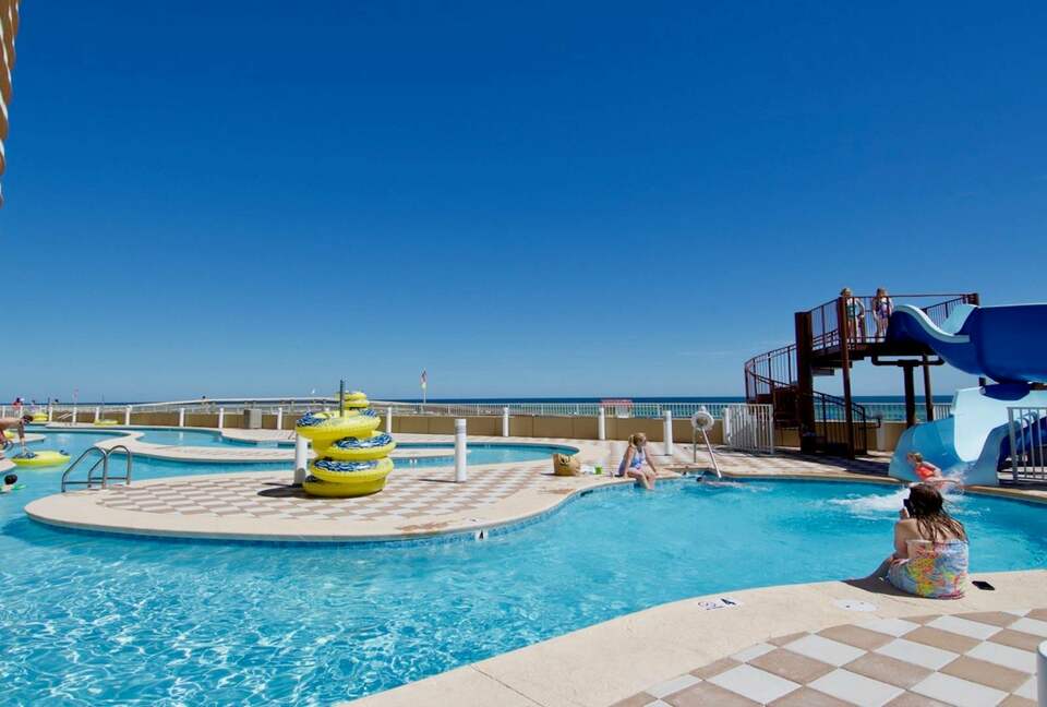 Spacious beach condo with Gorgeous Views - Orange Beach, Alabama
