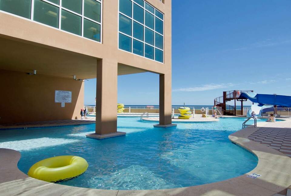 Spacious beach condo with Gorgeous Views - Orange Beach, Alabama