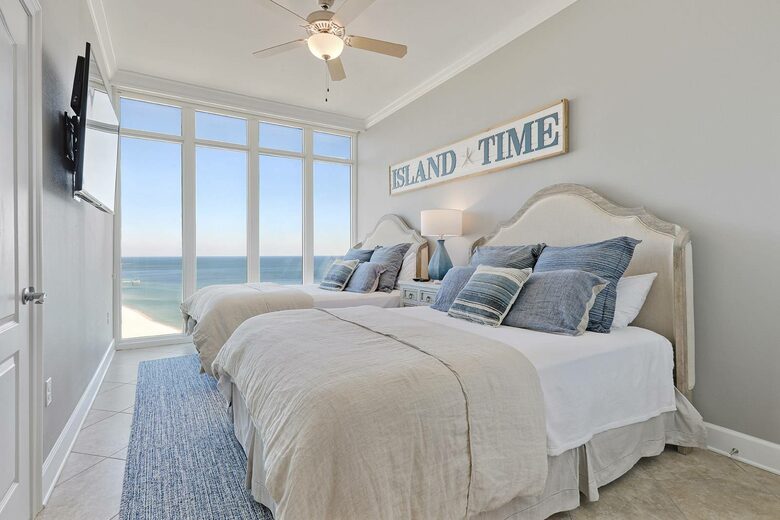 Spacious beach condo with Gorgeous Views - Orange Beach, Alabama