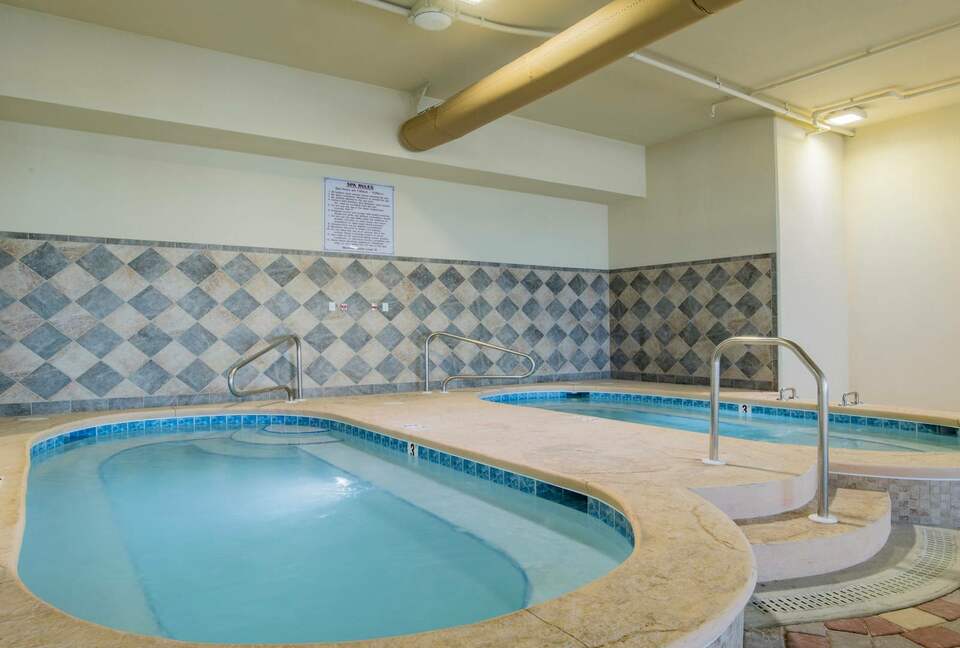 Spacious beach condo with Gorgeous Views - Orange Beach, Alabama