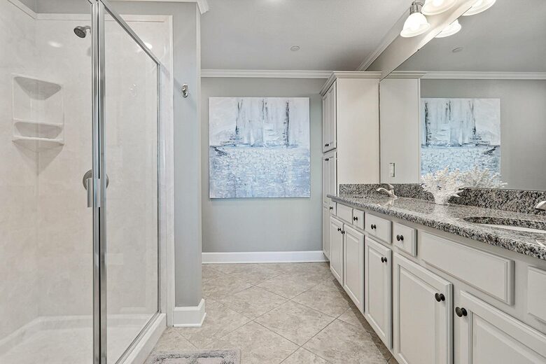 Spacious beach condo with Gorgeous Views - Orange Beach, Alabama