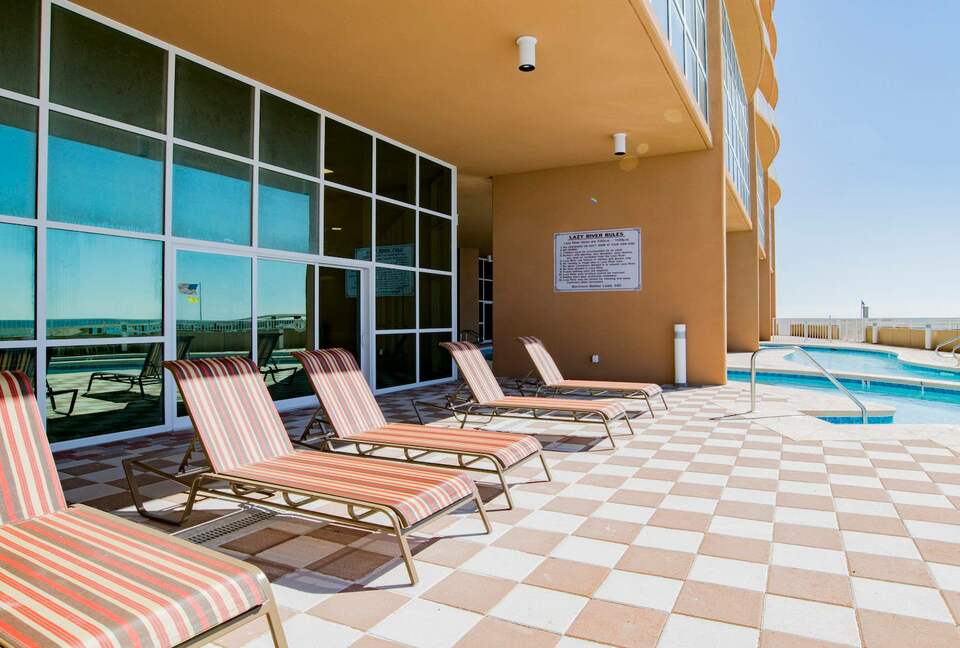 Spacious beach condo with Gorgeous Views - Orange Beach, Alabama