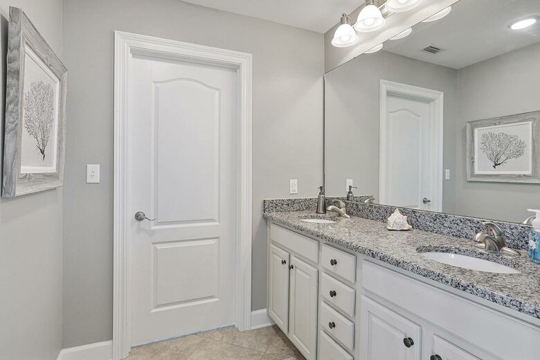 Spacious beach condo with Gorgeous Views - Orange Beach, Alabama