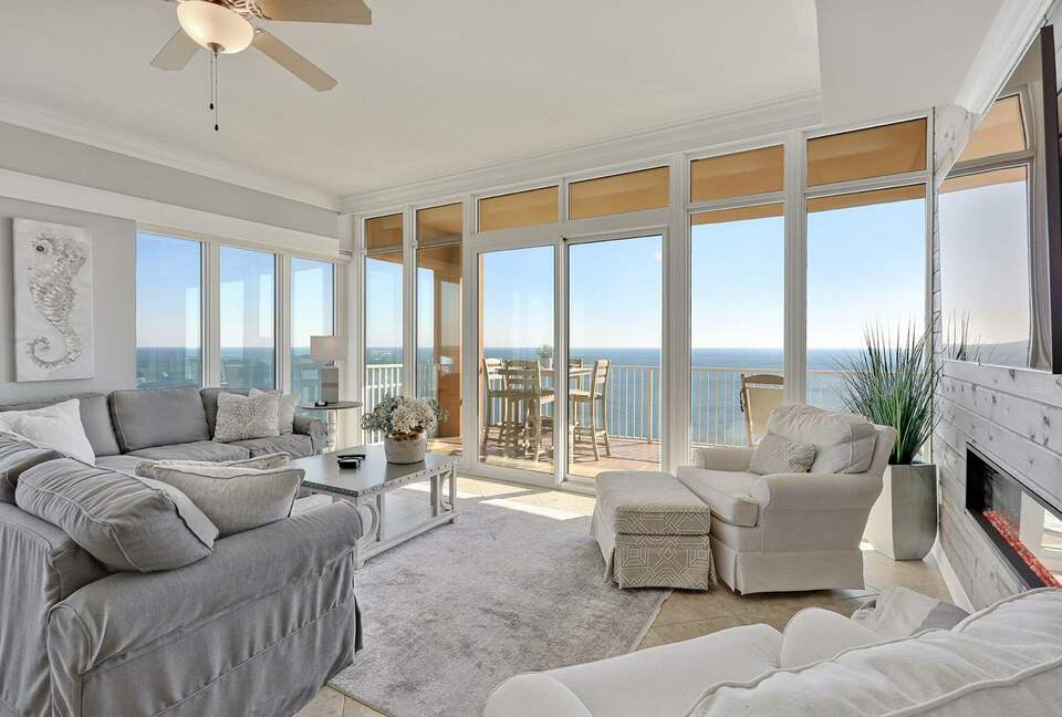 Spacious beach condo with Gorgeous Views - Orange Beach, Alabama