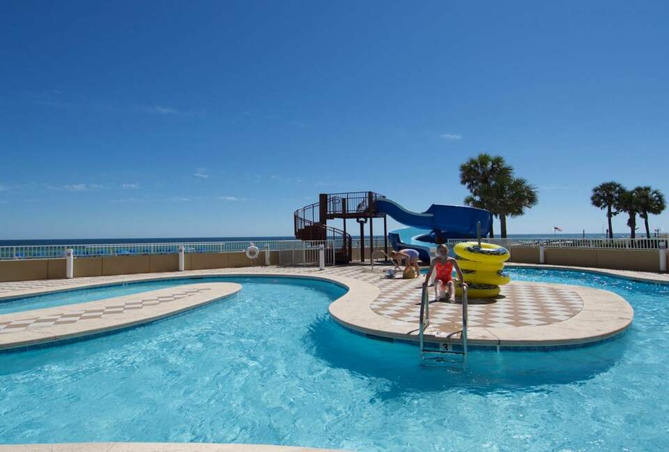 Spacious beach condo with Gorgeous Views - Orange Beach, Alabama