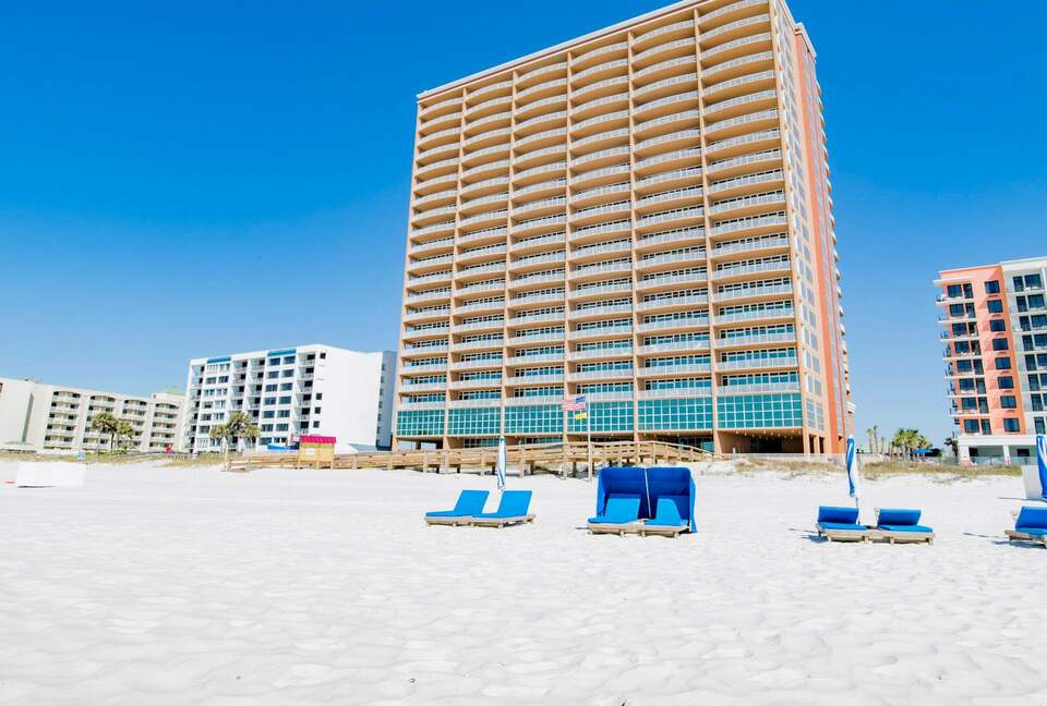Spacious beach condo with Gorgeous Views - Orange Beach, Alabama