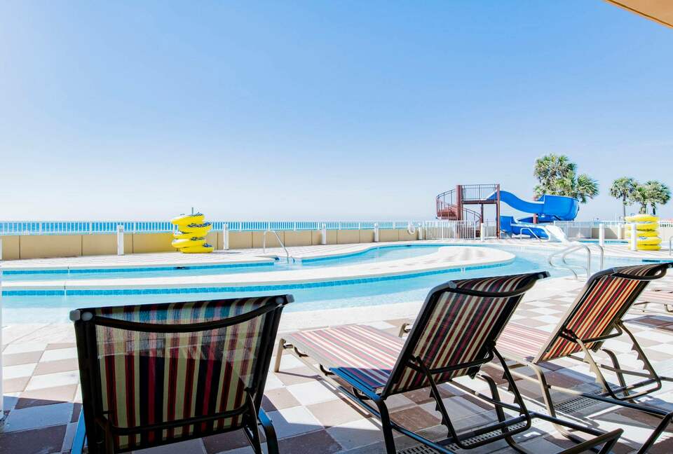 Spacious beach condo with Gorgeous Views - Orange Beach, Alabama