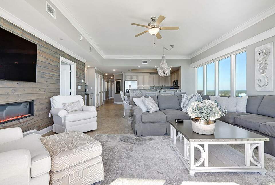 Spacious beach condo with Gorgeous Views - Orange Beach, Alabama