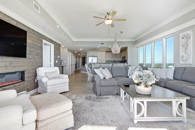Spacious beach condo with Gorgeous Views - Orange Beach, Alabama