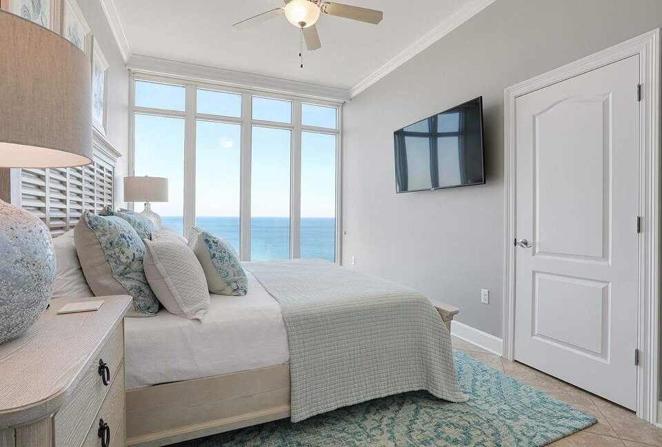 Spacious beach condo with Gorgeous Views - Orange Beach, Alabama