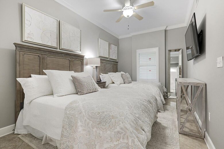 Spacious beach condo with Gorgeous Views - Orange Beach, Alabama