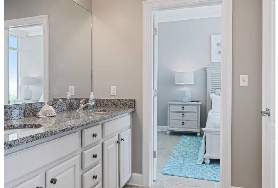 Spacious beach condo with Gorgeous Views - Orange Beach, Alabama