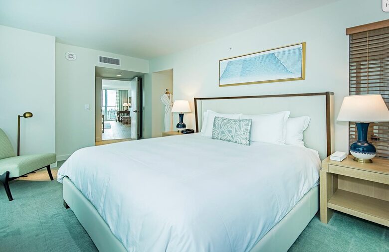 Ritz Carlton Waikiki - Honolulu, Hawaii