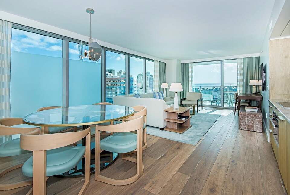 Ritz Carlton Waikiki - Honolulu, Hawaii