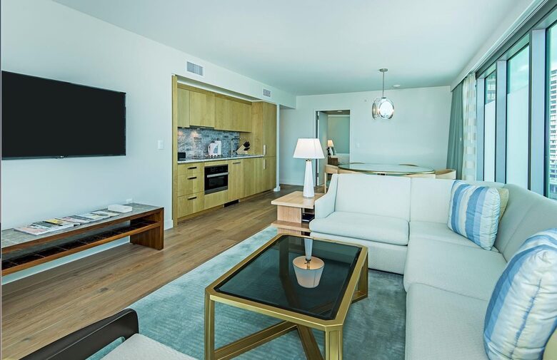 Ritz Carlton Waikiki - Honolulu, Hawaii