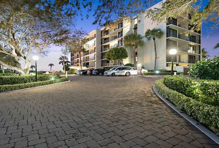 Jupiter Island Beach Escape - Jupiter Island, Florida