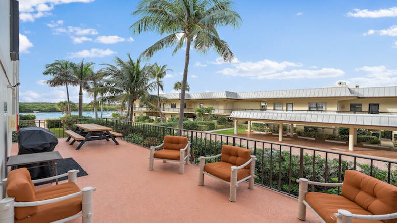 Jupiter Island Beach Escape - Jupiter Island, Florida