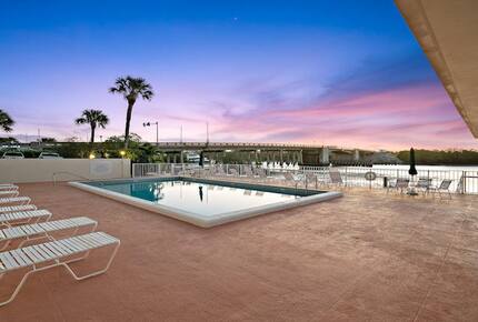 Jupiter Island Beach Escape - Jupiter Island, Florida