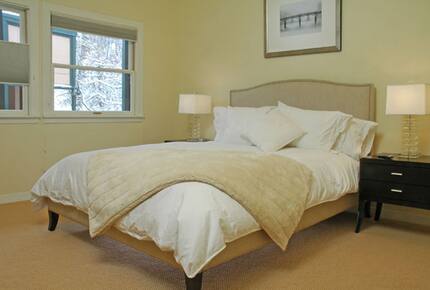 Aspen: 4 Bedroom Condominium/Townhome - Aspen, Colorado