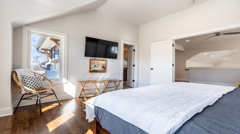 The Southern Magnolia - Nashville, Tennessee